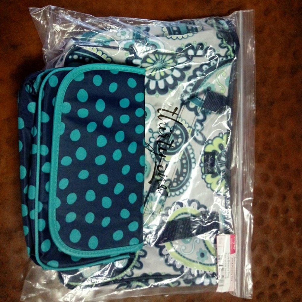 NEW Thirtyone True Beauty Bag Set